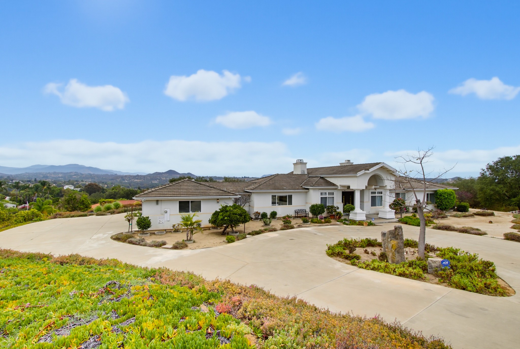 Virtual tour photo 5 of 78 for 13427 Hilltop Pl