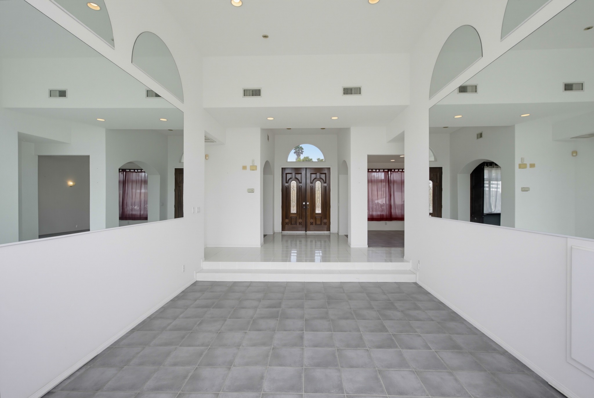 Virtual tour photo 13 of 78 for 13427 Hilltop Pl