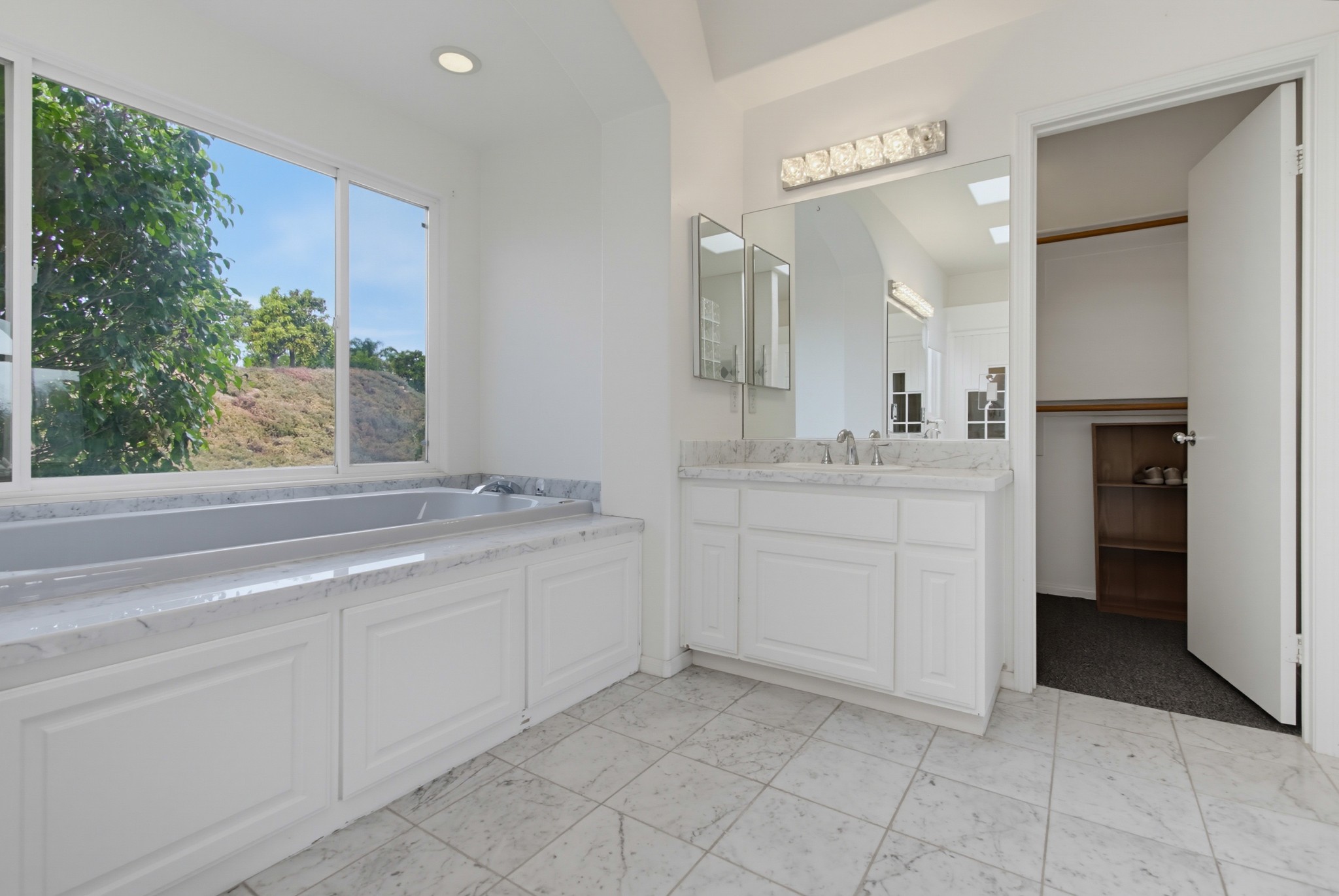 Virtual tour photo 34 of 78 for 13427 Hilltop Pl