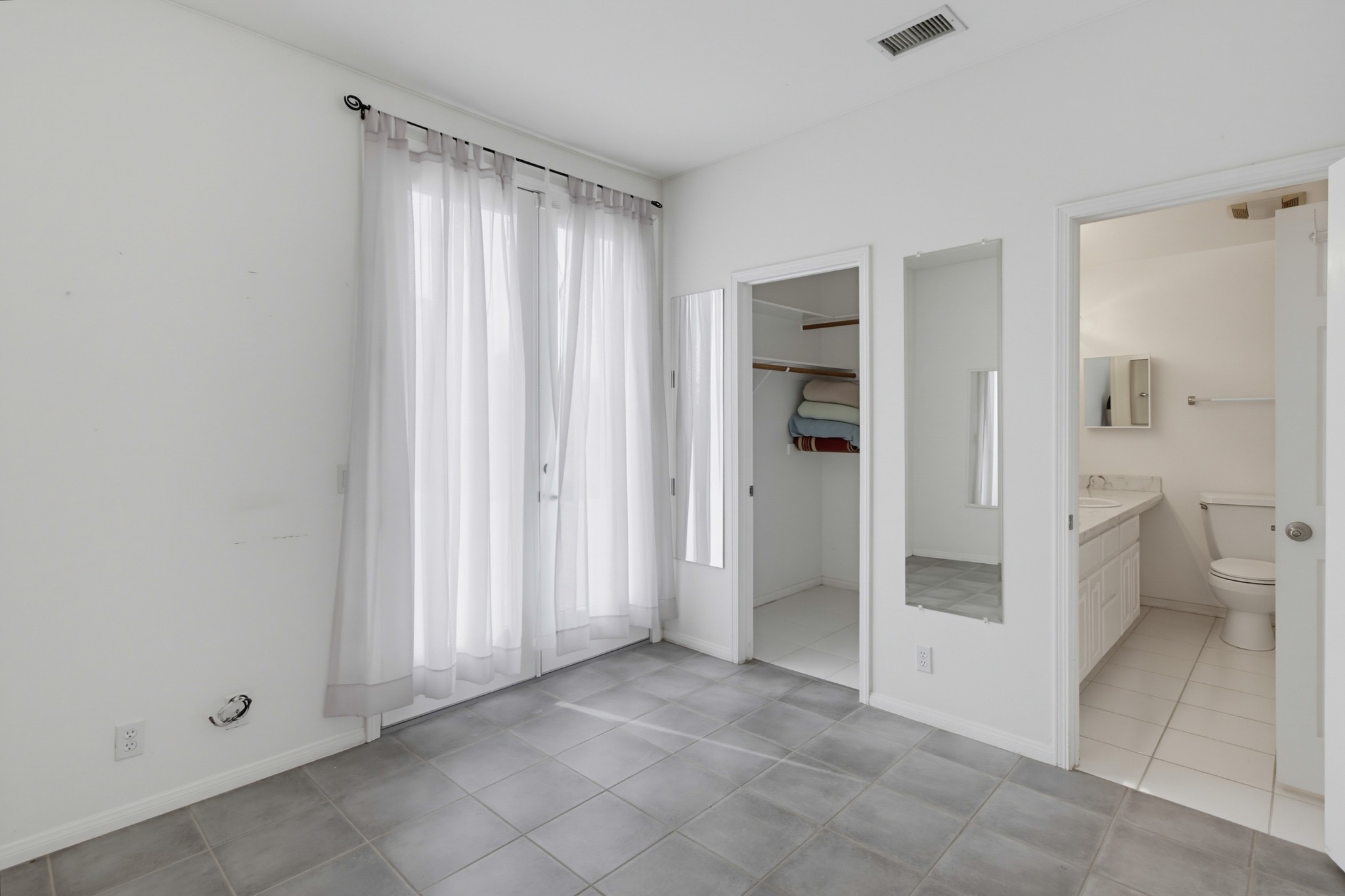 Virtual tour photo 43 of 78 for 13427 Hilltop Pl