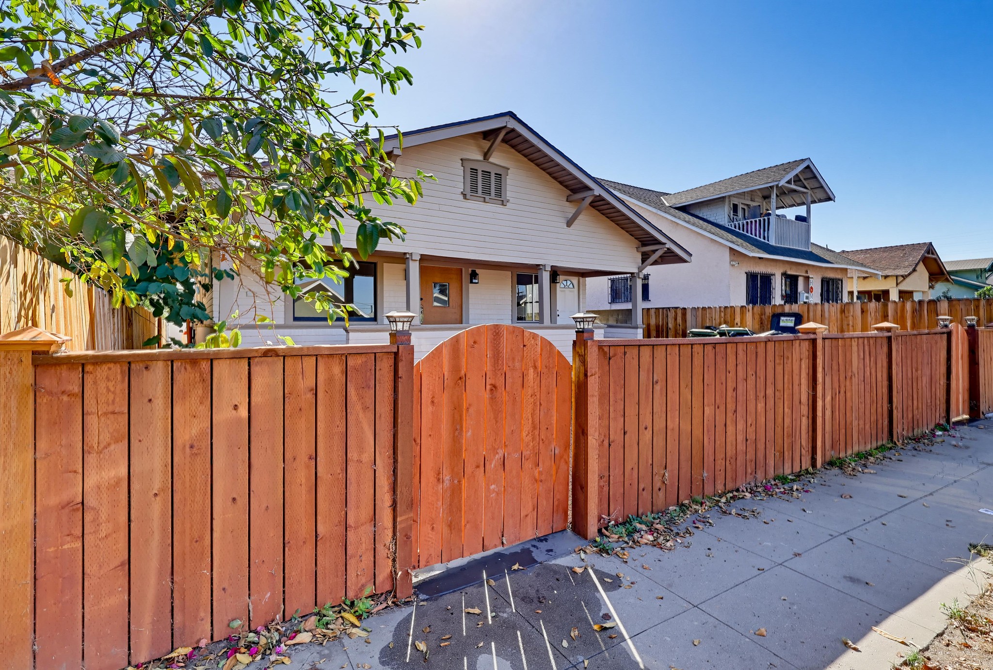 Virtual tour photo 1 of 85 for 1344 E 43rd Pl