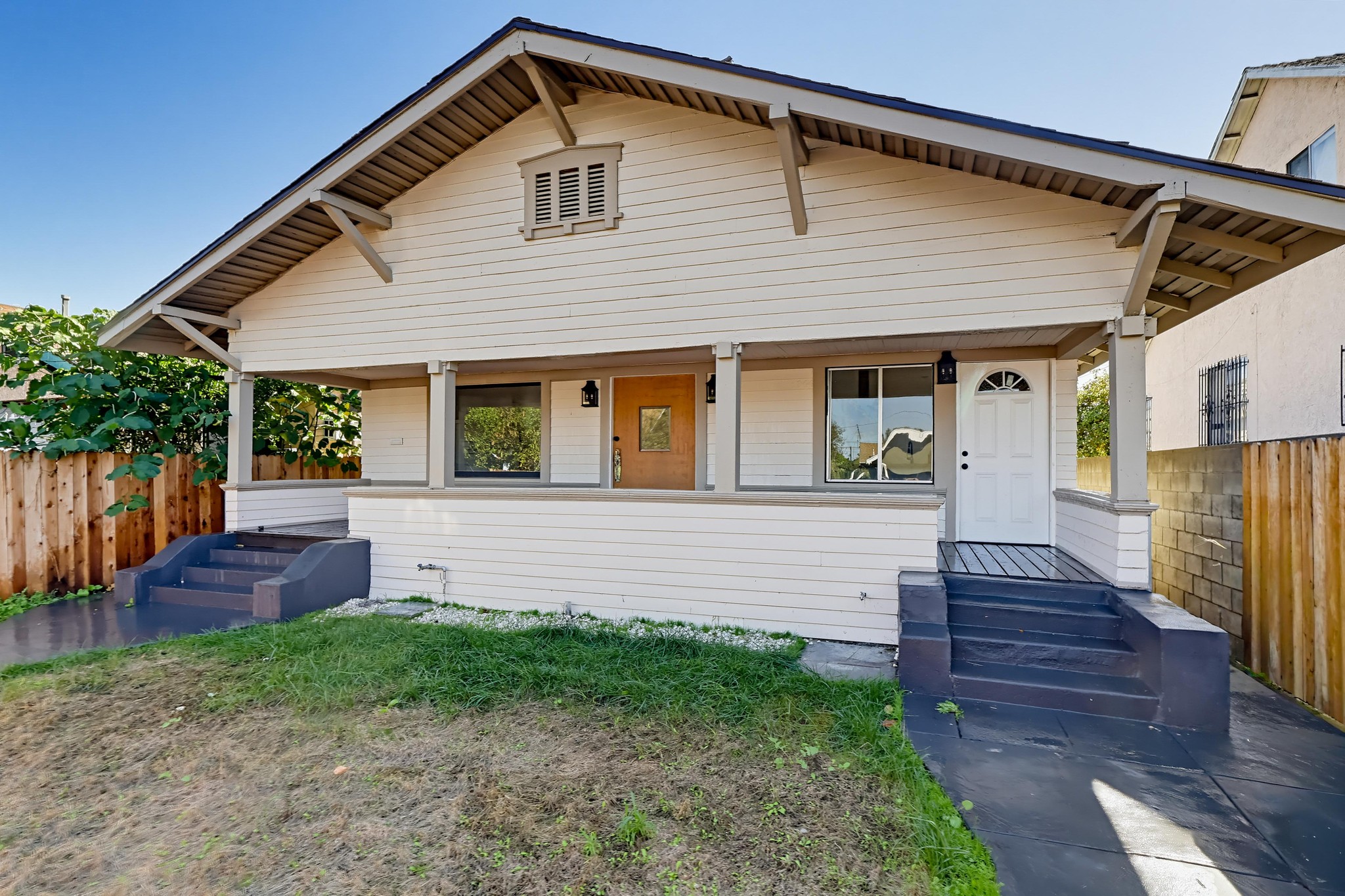 Virtual tour photo 5 of 85 for 1344 E 43rd Pl
