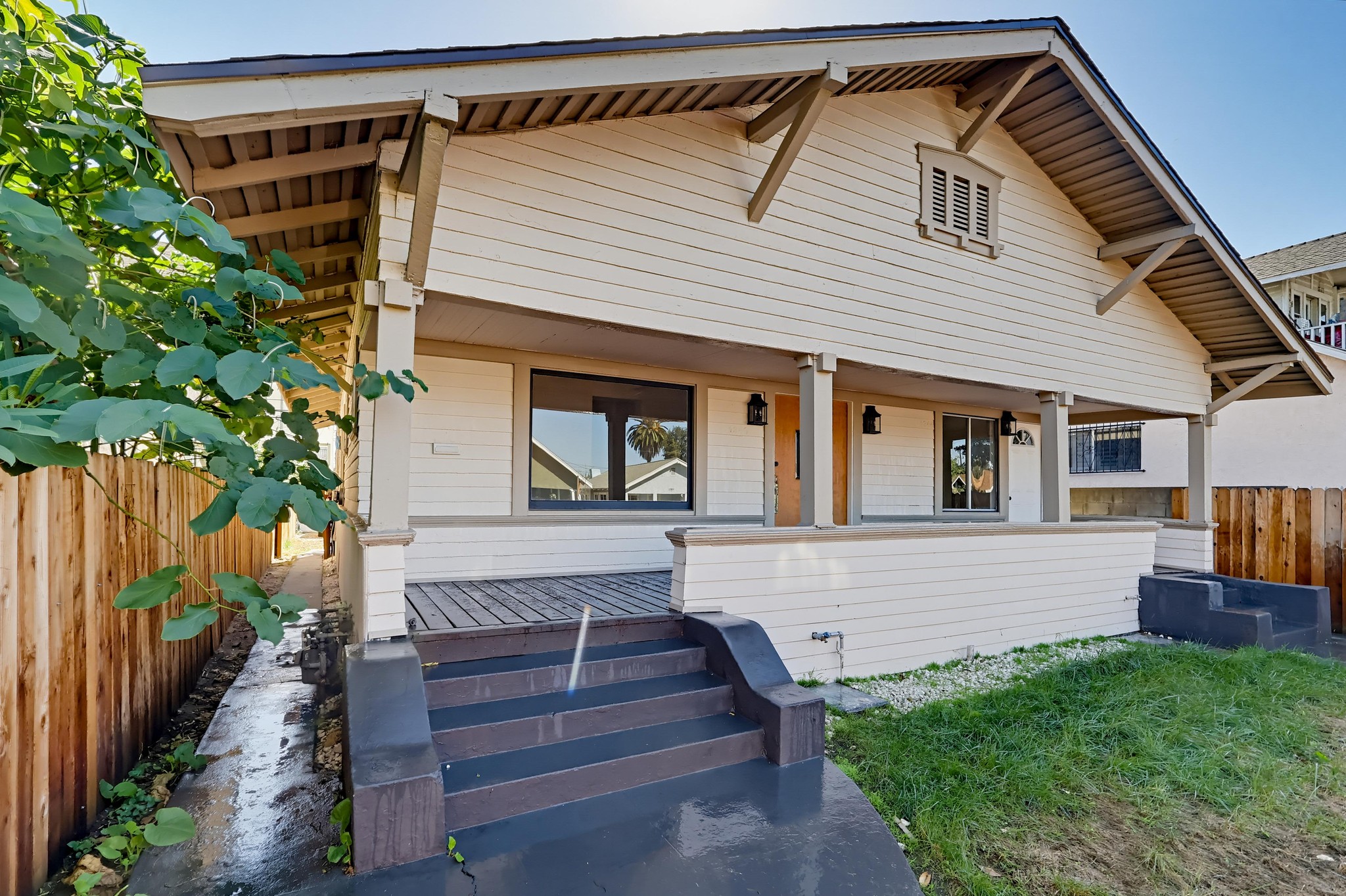 Virtual tour photo 7 of 85 for 1344 E 43rd Pl