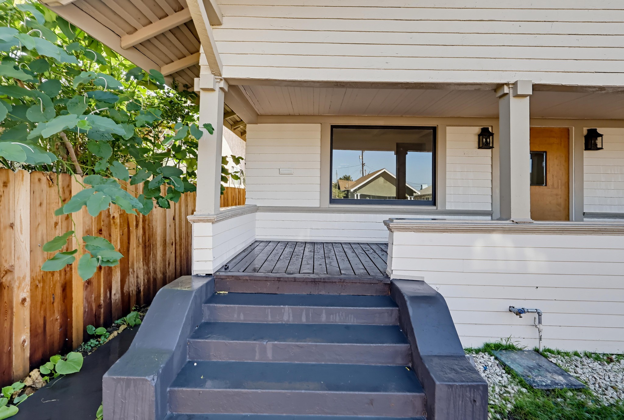 Virtual tour photo 8 of 85 for 1344 E 43rd Pl