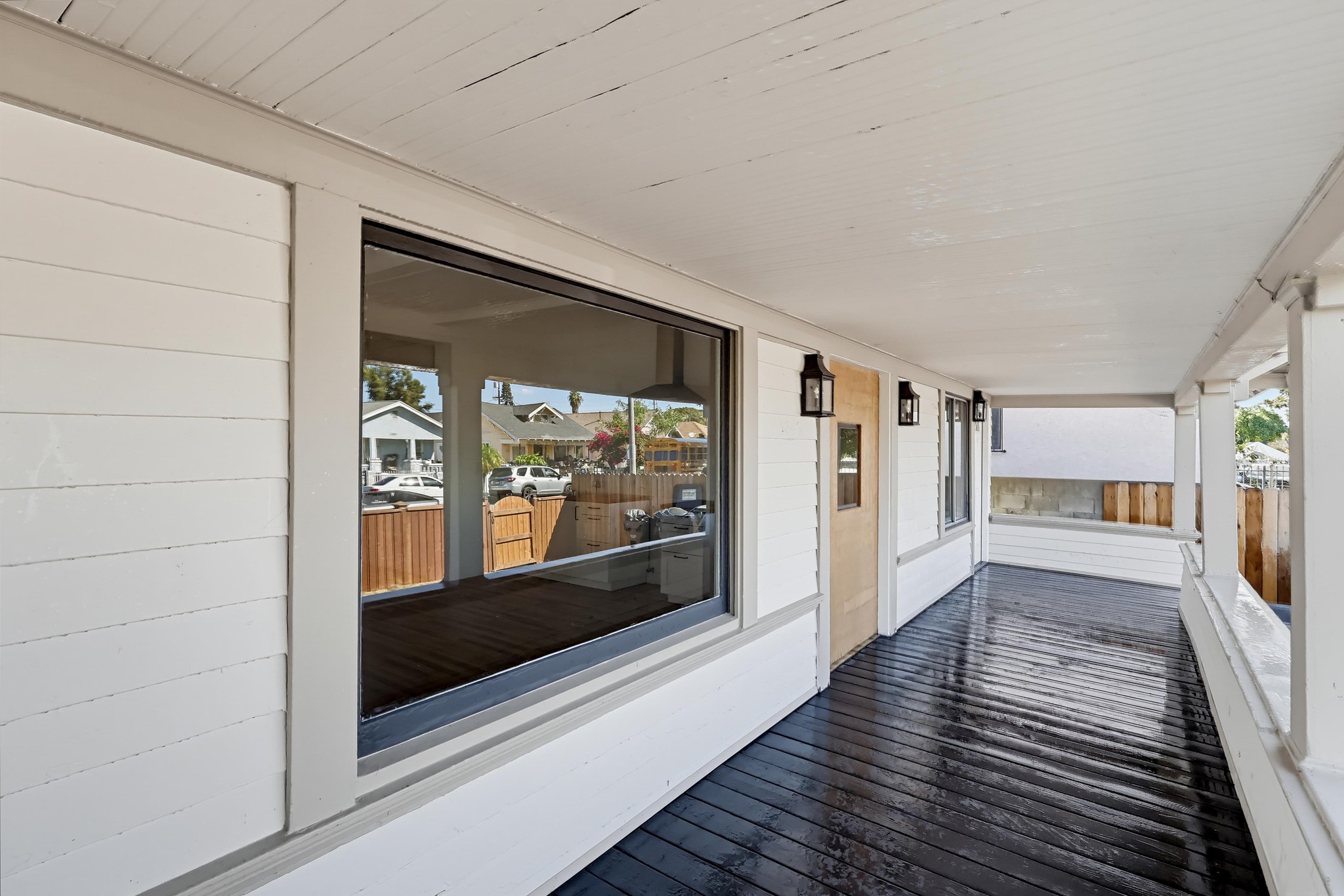 Virtual tour photo 12 of 85 for 1344 E 43rd Pl