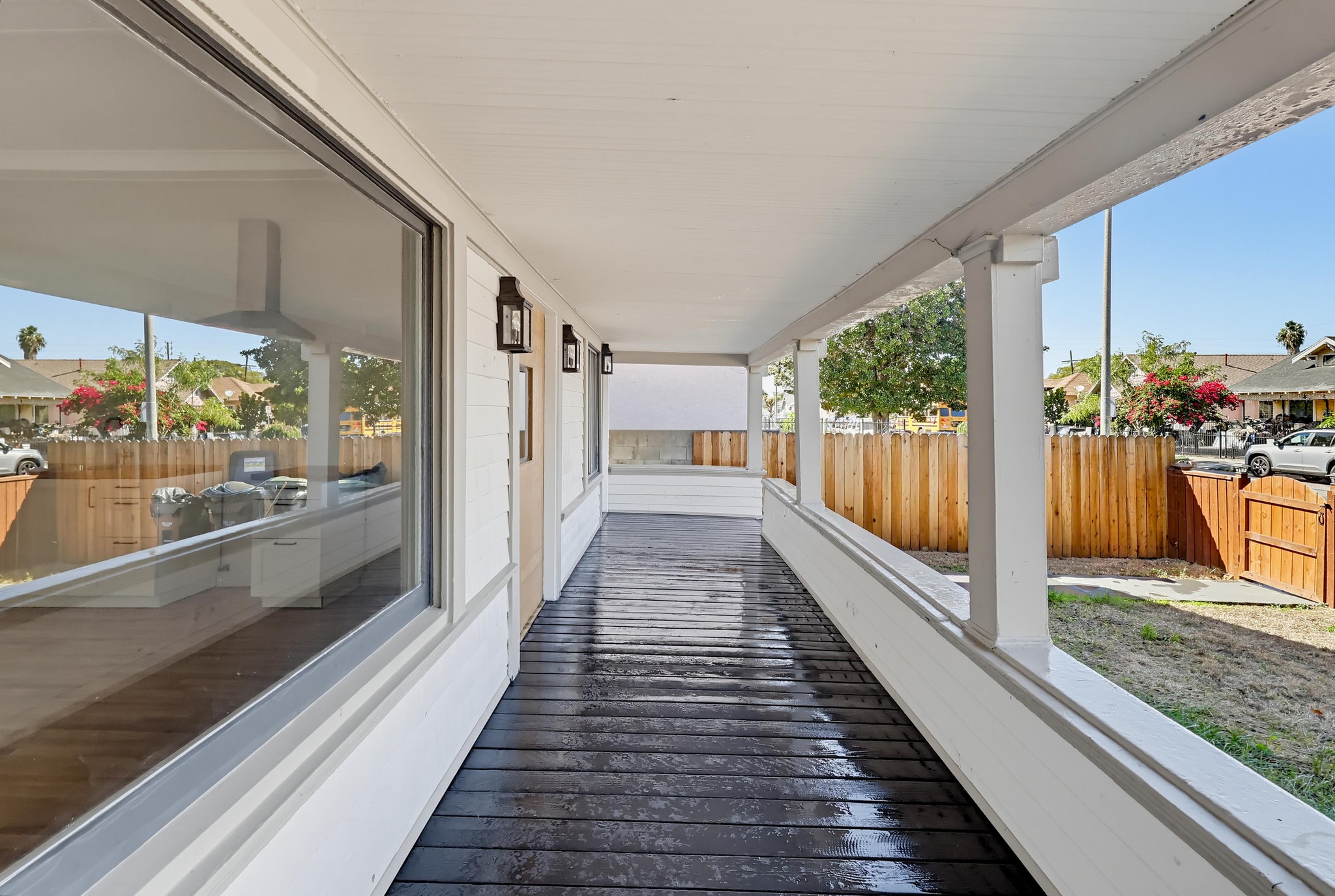 Virtual tour photo 13 of 85 for 1344 E 43rd Pl