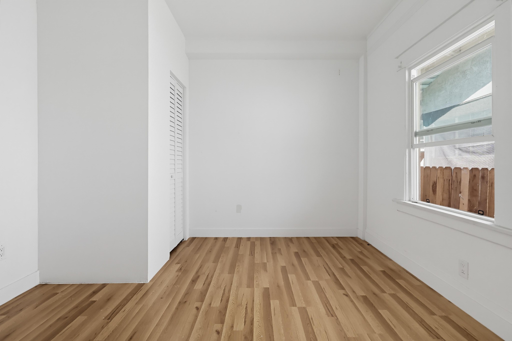 Virtual tour photo 23 of 85 for 1344 E 43rd Pl