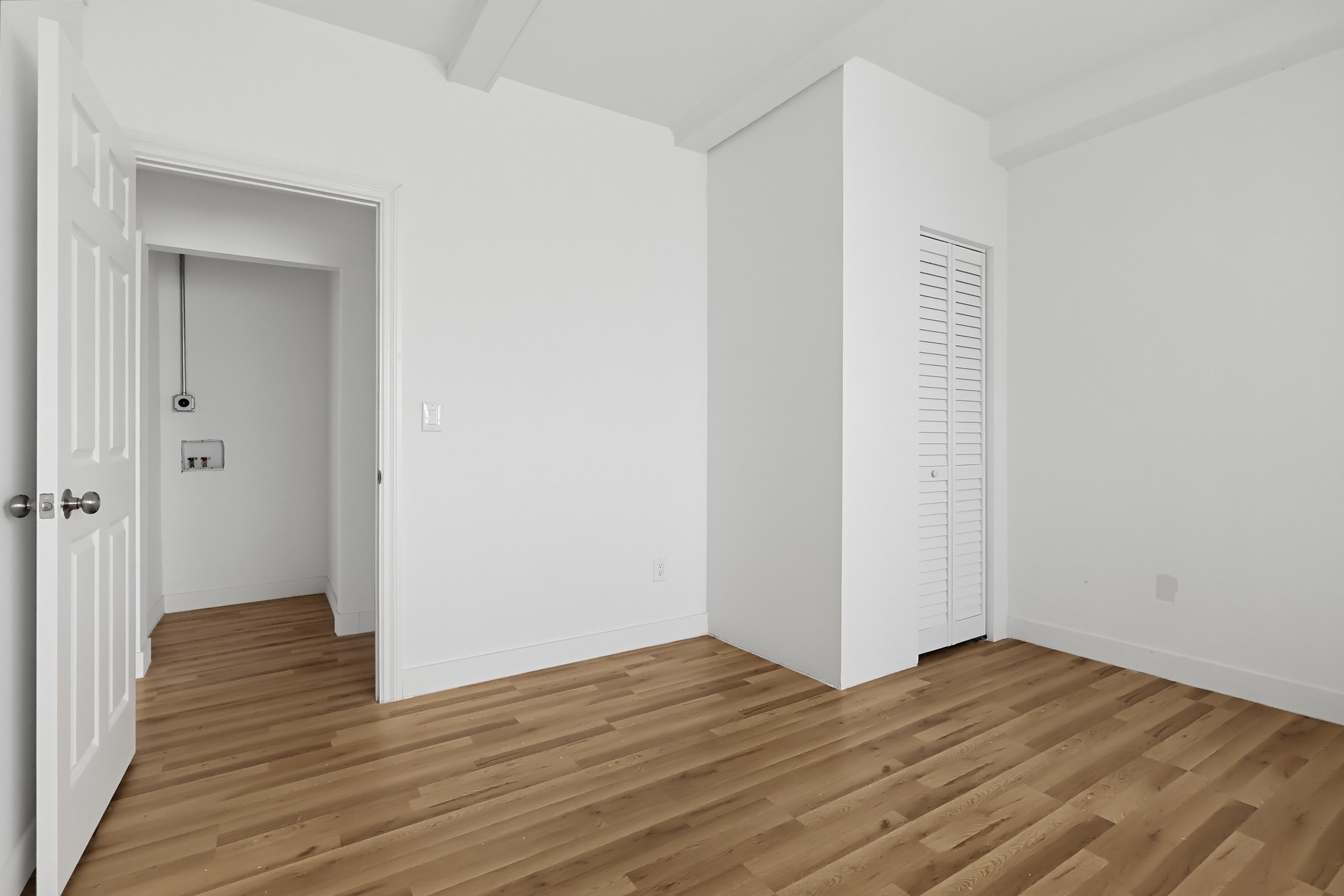 Virtual tour photo 24 of 85 for 1344 E 43rd Pl