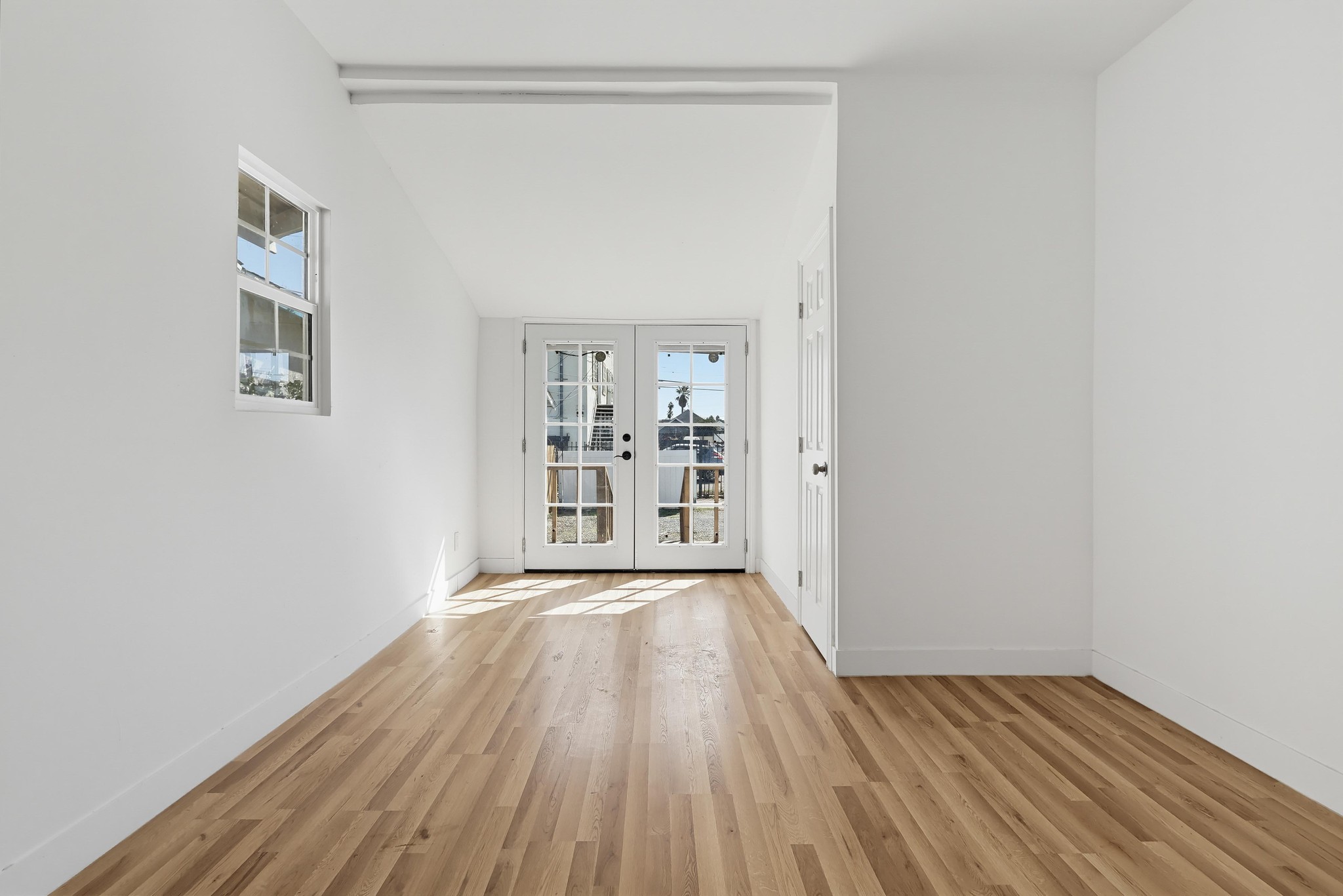 Virtual tour photo 29 of 85 for 1344 E 43rd Pl
