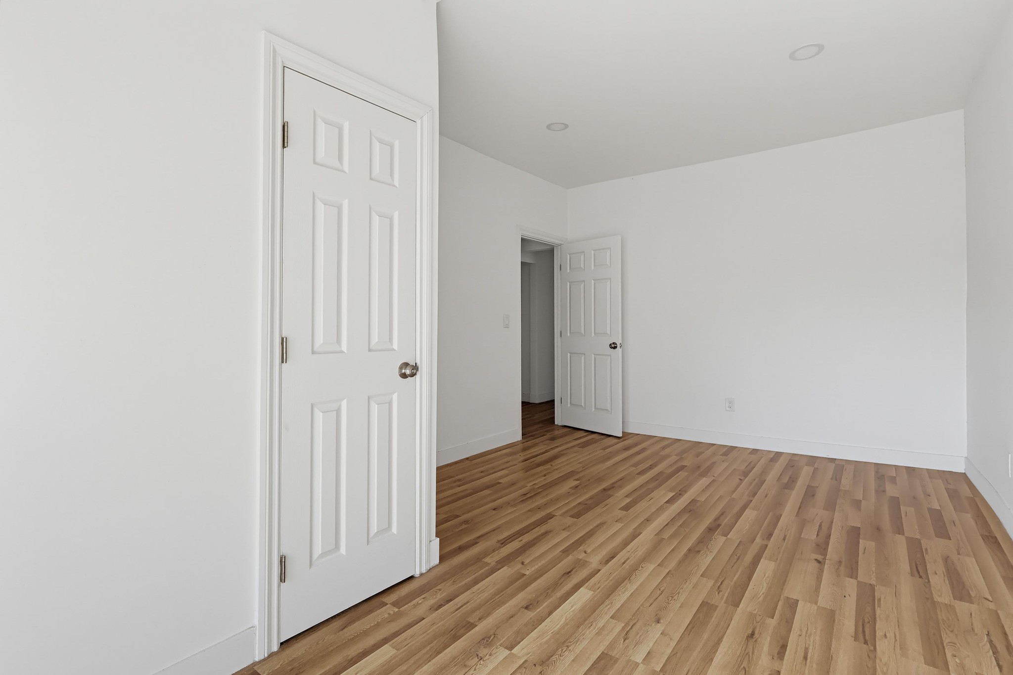 Virtual tour photo 31 of 85 for 1344 E 43rd Pl