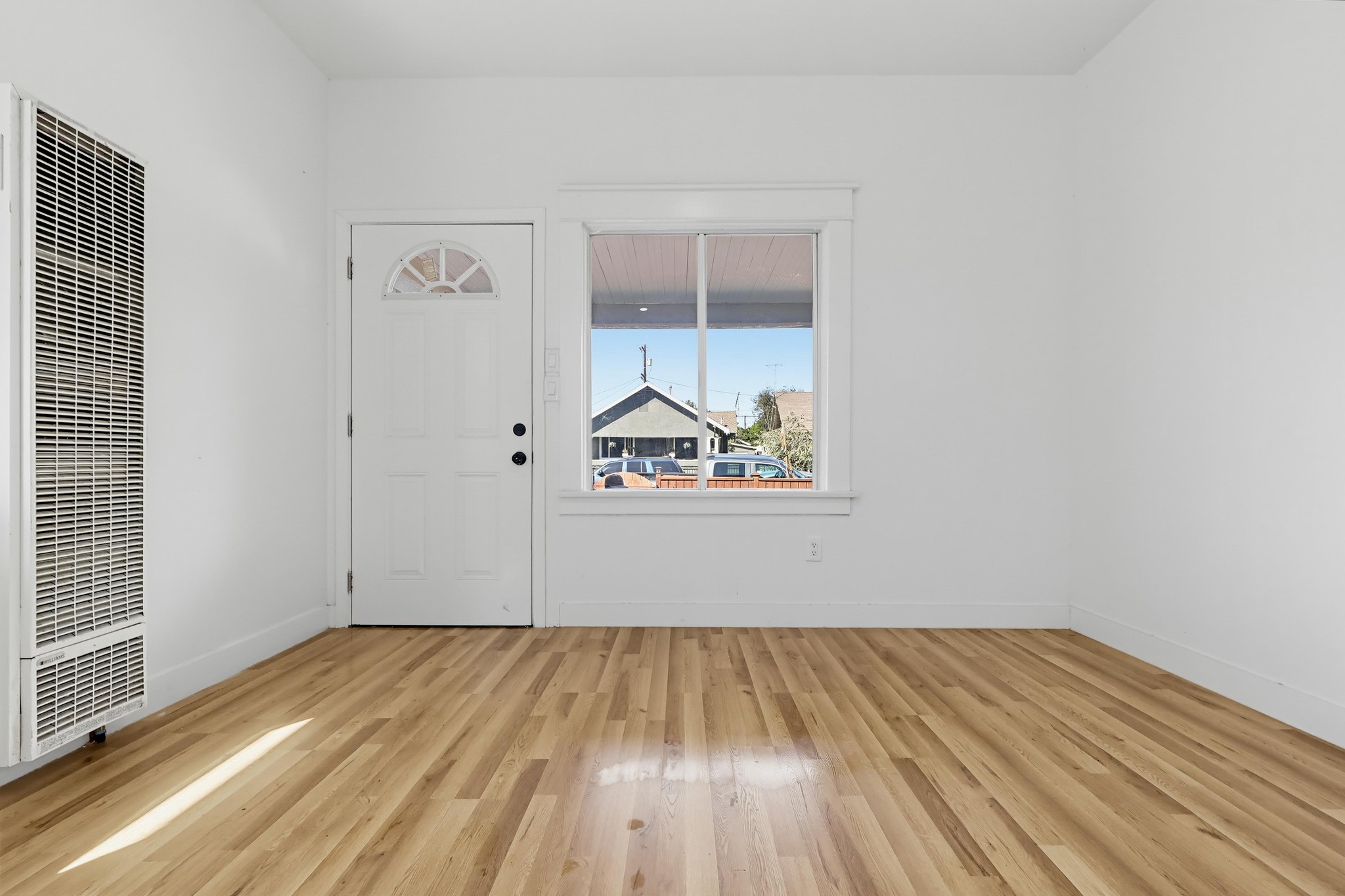 Virtual tour photo 41 of 85 for 1344 E 43rd Pl
