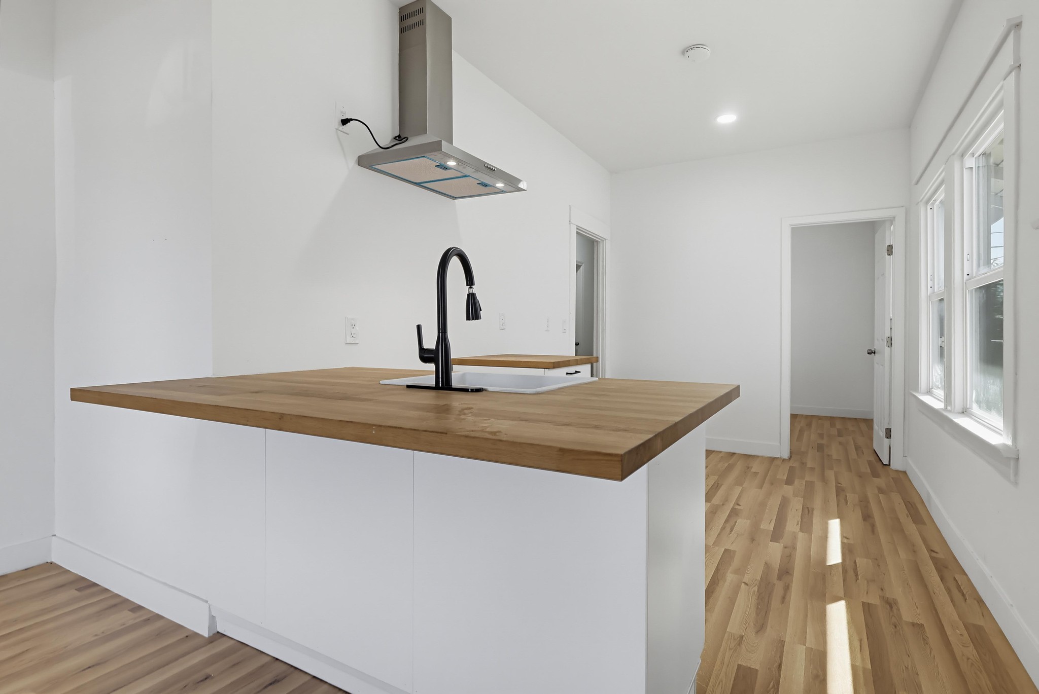 Virtual tour photo 42 of 85 for 1344 E 43rd Pl