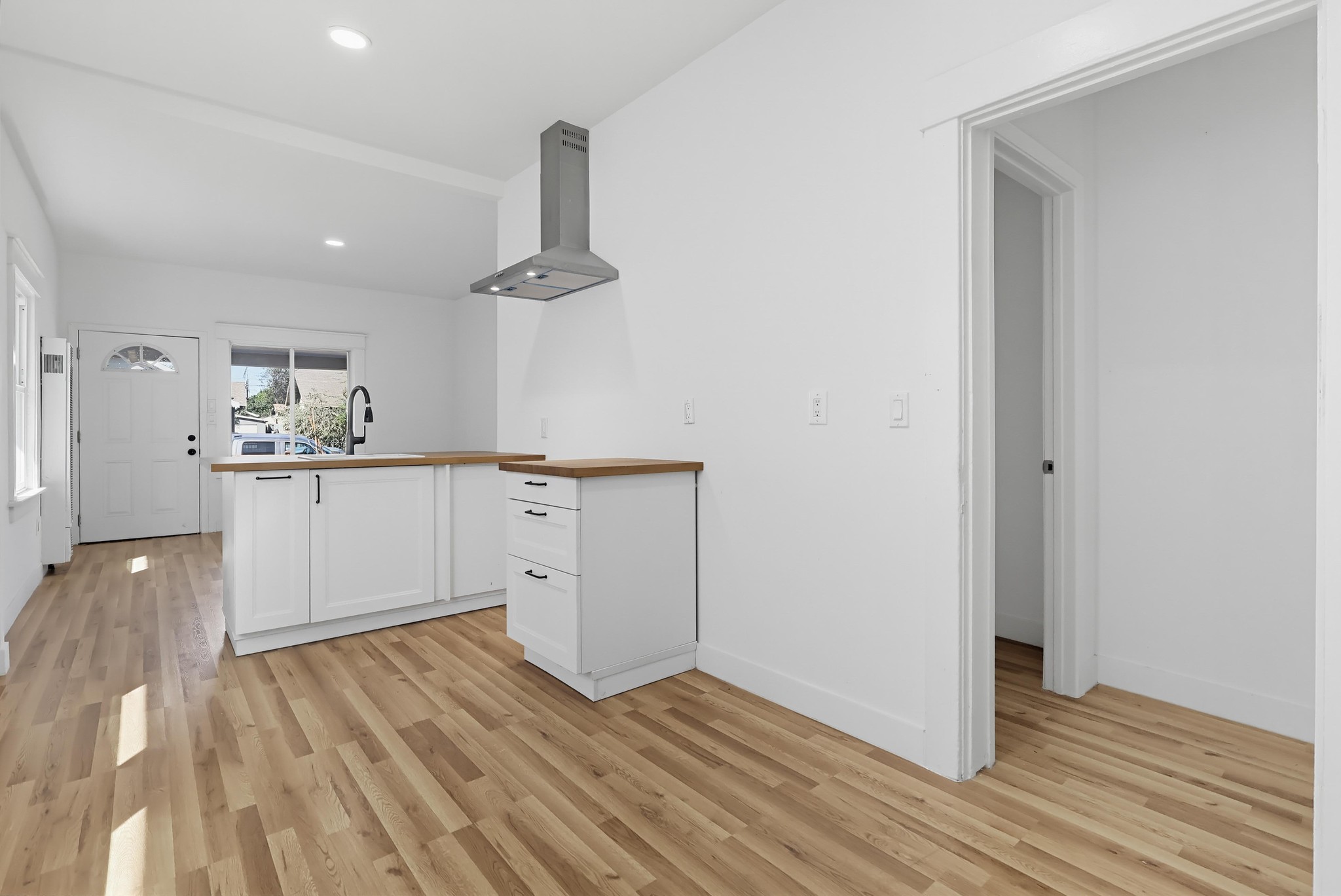 Virtual tour photo 47 of 85 for 1344 E 43rd Pl