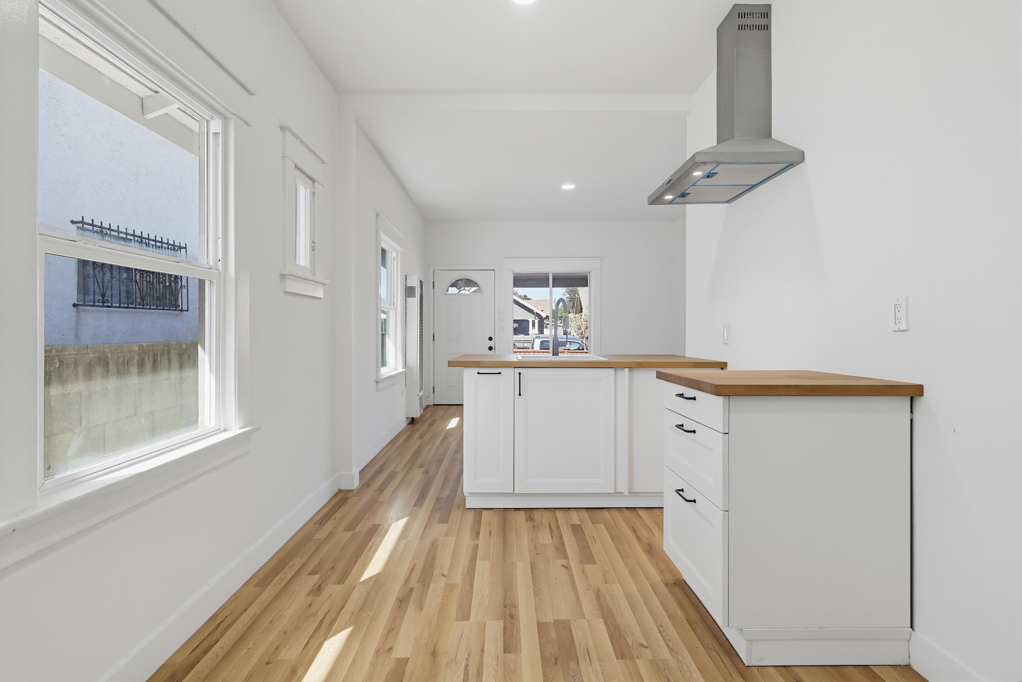 Virtual tour photo 48 of 85 for 1344 E 43rd Pl