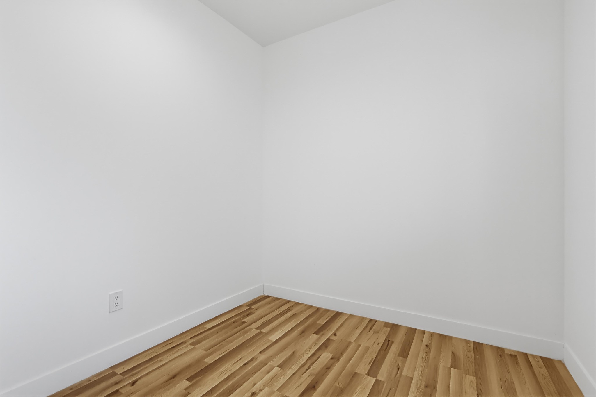 Virtual tour photo 50 of 85 for 1344 E 43rd Pl