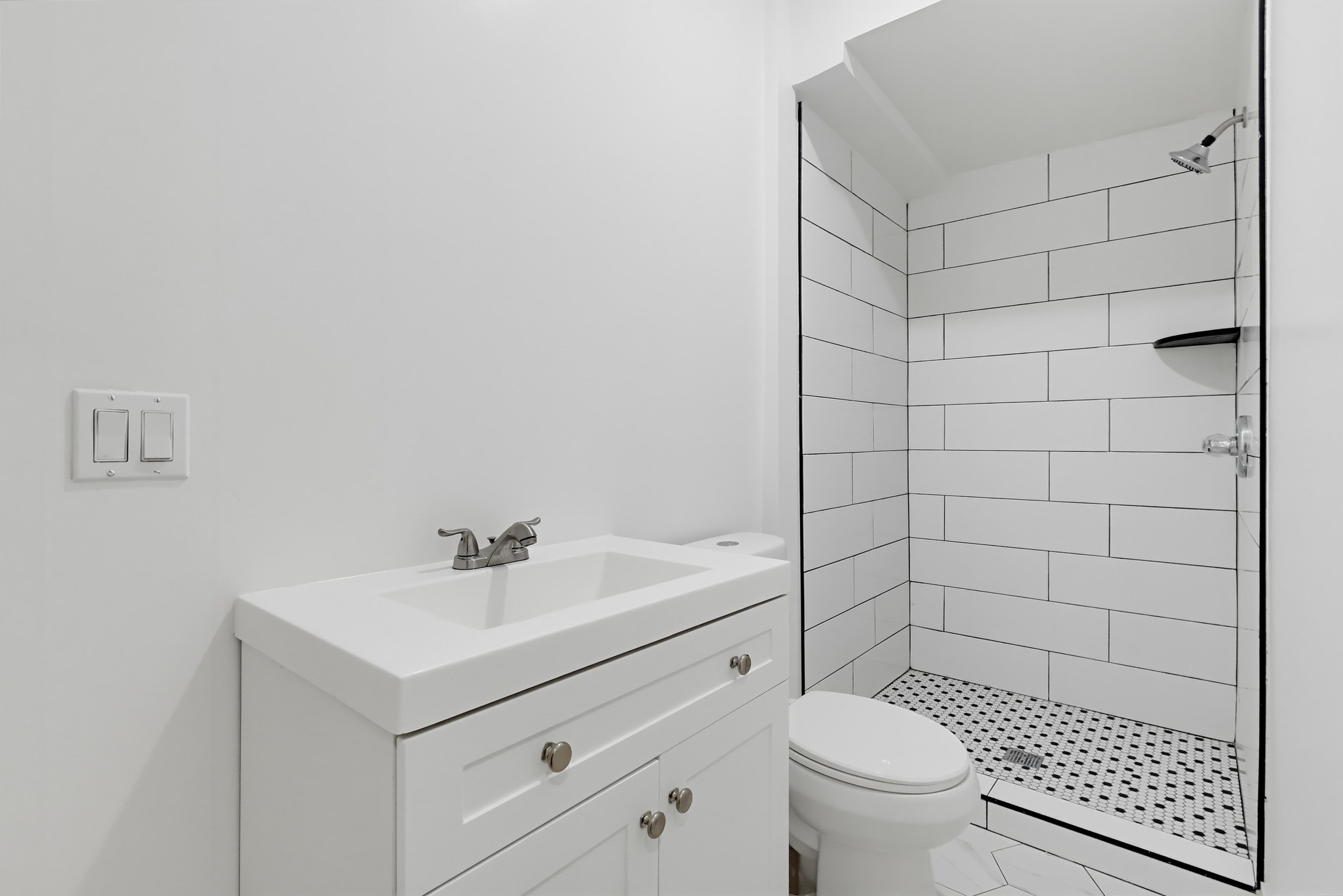 Virtual tour photo 58 of 85 for 1344 E 43rd Pl