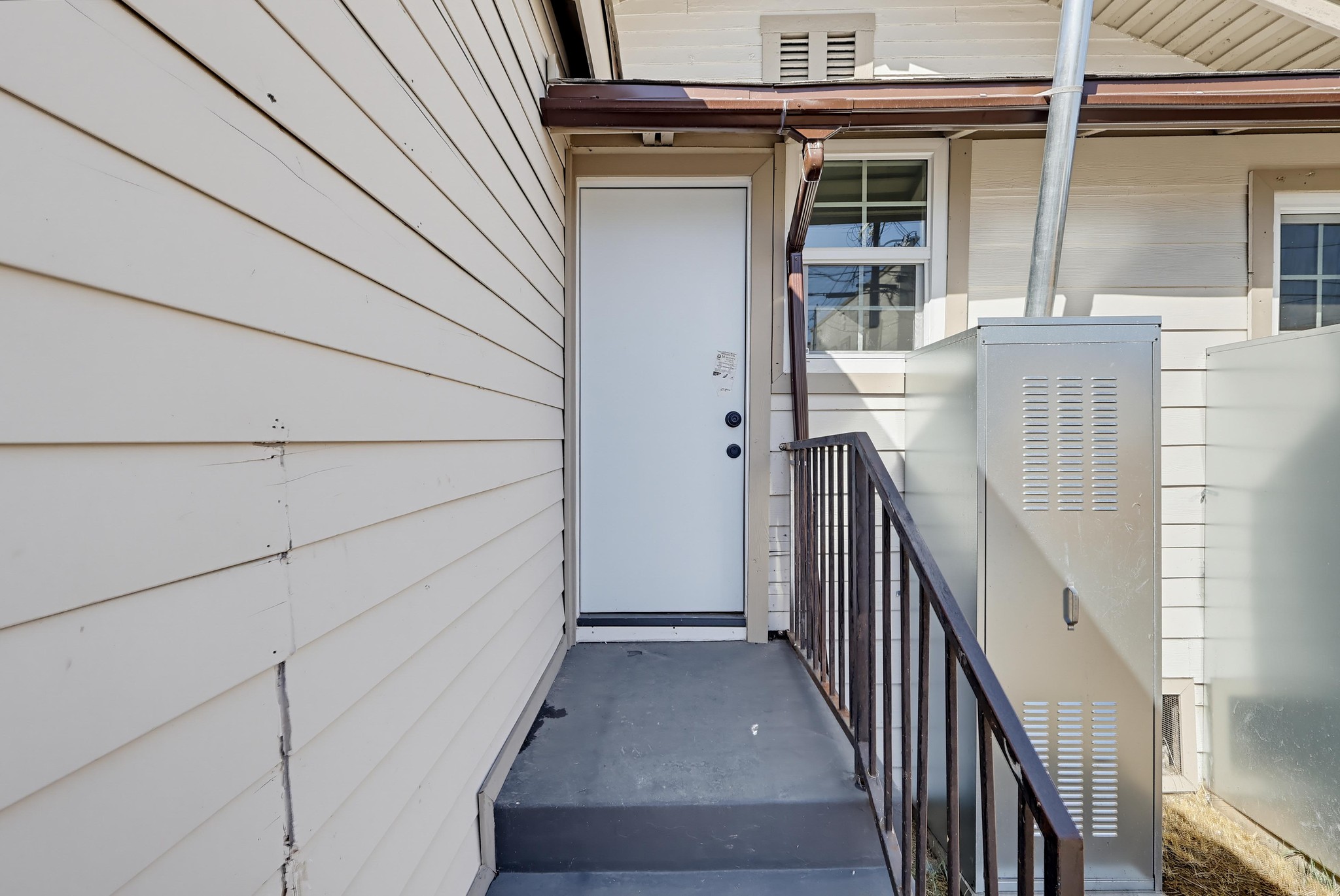 Virtual tour photo 67 of 85 for 1344 E 43rd Pl