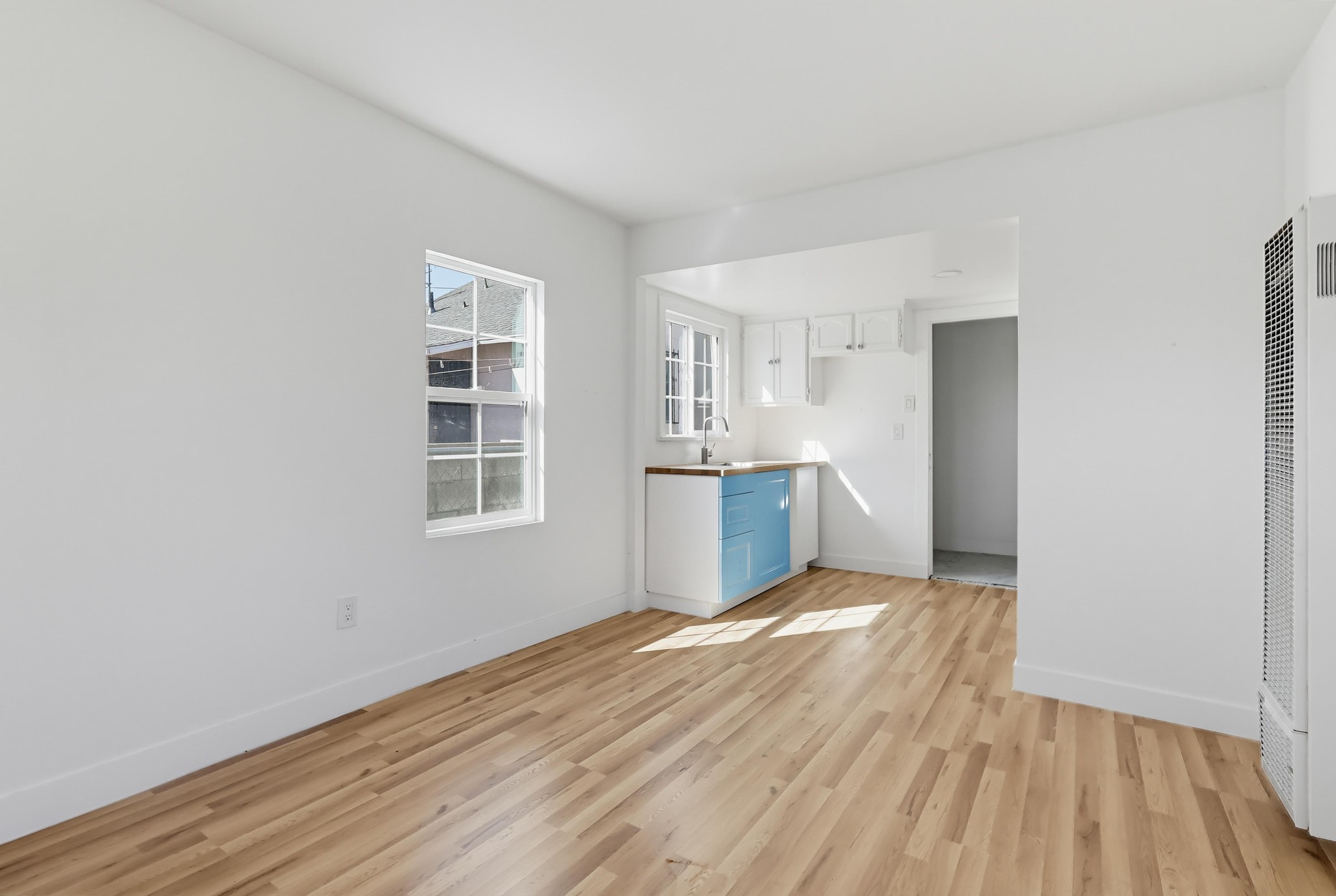Virtual tour photo 70 of 85 for 1344 E 43rd Pl