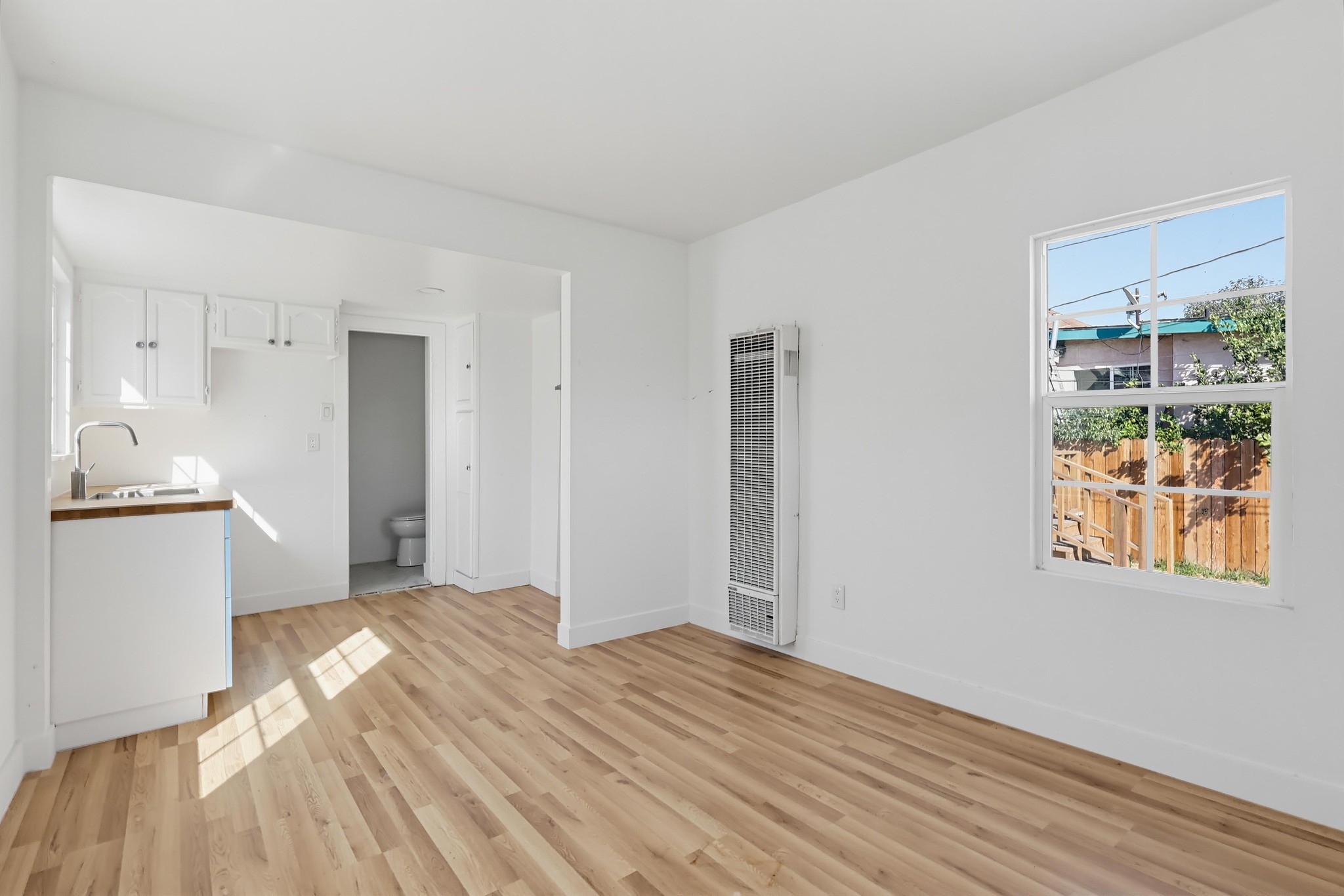 Virtual tour photo 72 of 85 for 1344 E 43rd Pl