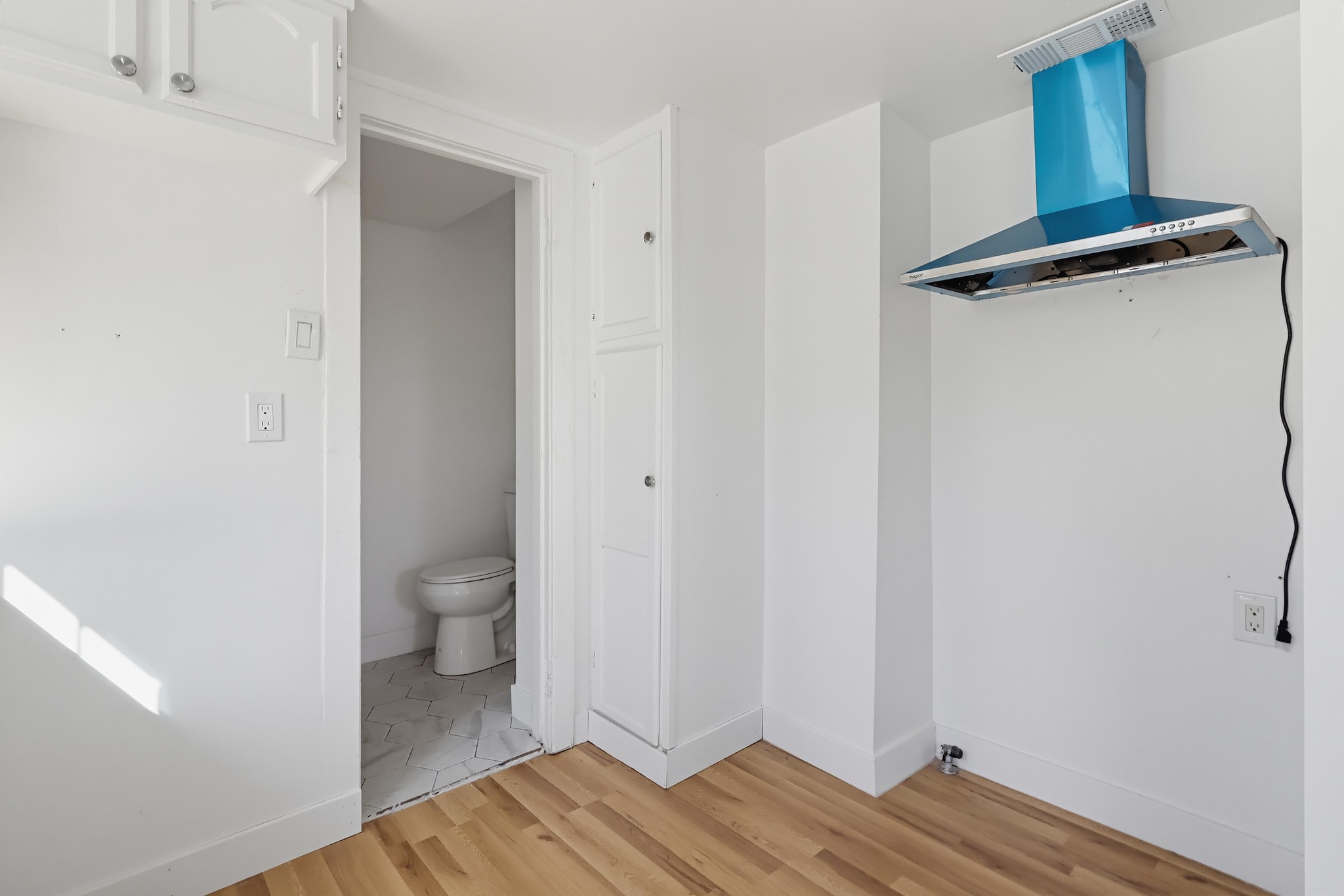 Virtual tour photo 76 of 85 for 1344 E 43rd Pl