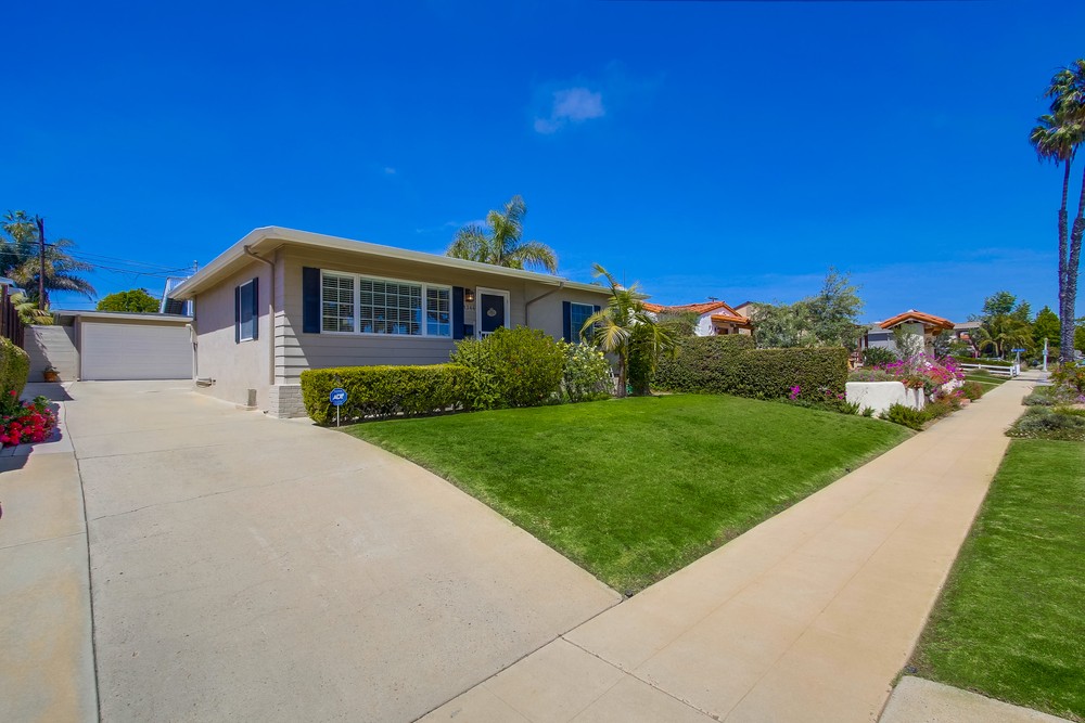 Virtual tour photo 3 of 54 for 1344 Law St