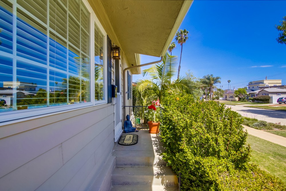 Virtual tour photo 5 of 54 for 1344 Law St