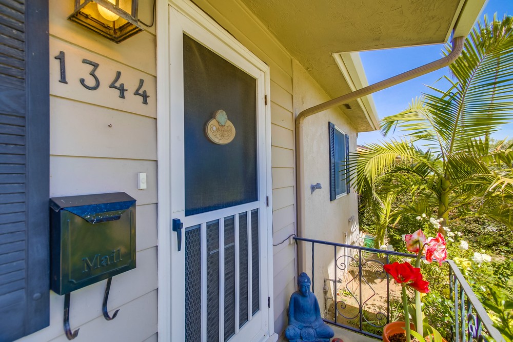 Virtual tour photo 6 of 54 for 1344 Law St