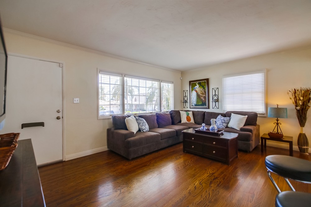 Virtual tour photo 9 of 54 for 1344 Law St