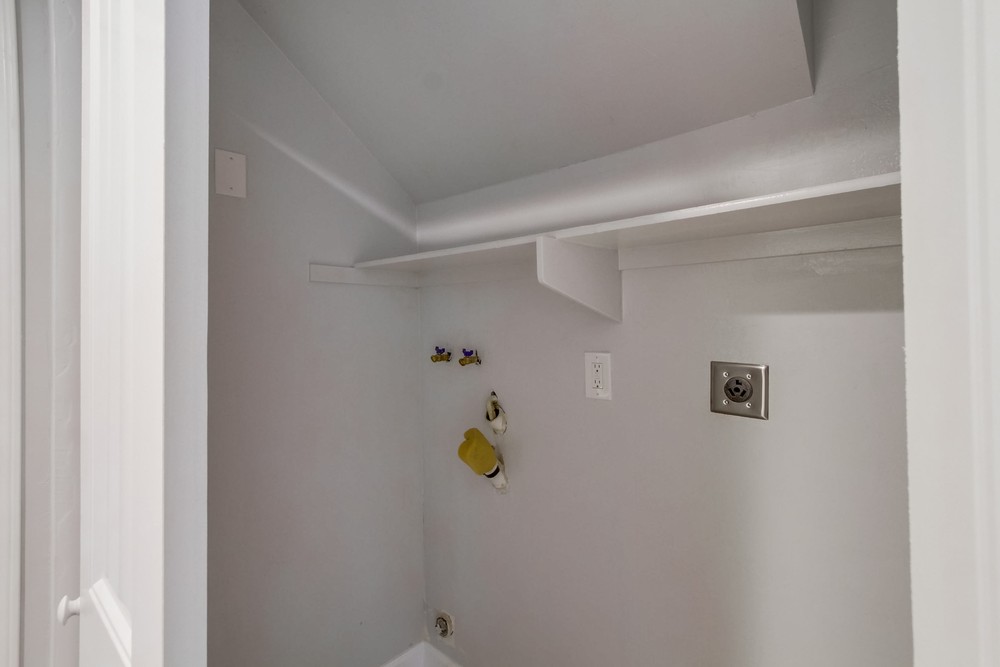Virtual tour photo 32 of 40 for 13440 Entreken Ave