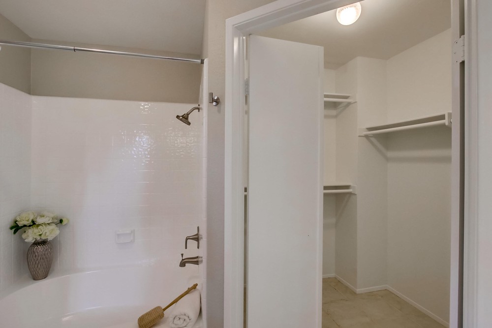 Virtual tour photo 27 of 50 for 13446 Entreken Ave