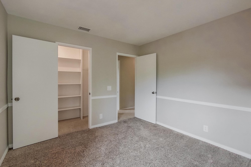 Virtual tour photo 37 of 50 for 13446 Entreken Ave
