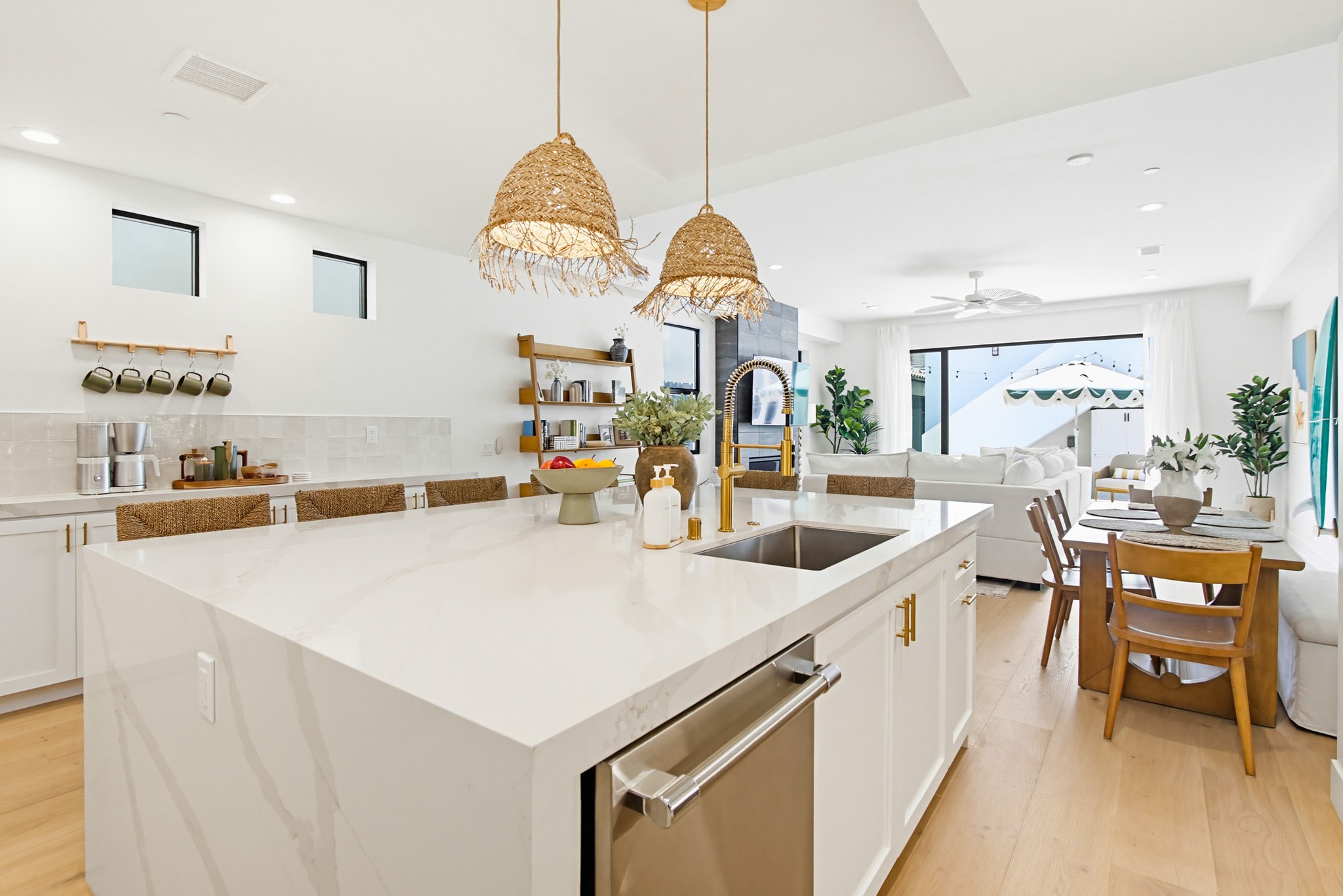 Virtual tour photo 13 of 72 for 1345 Thomas Ave