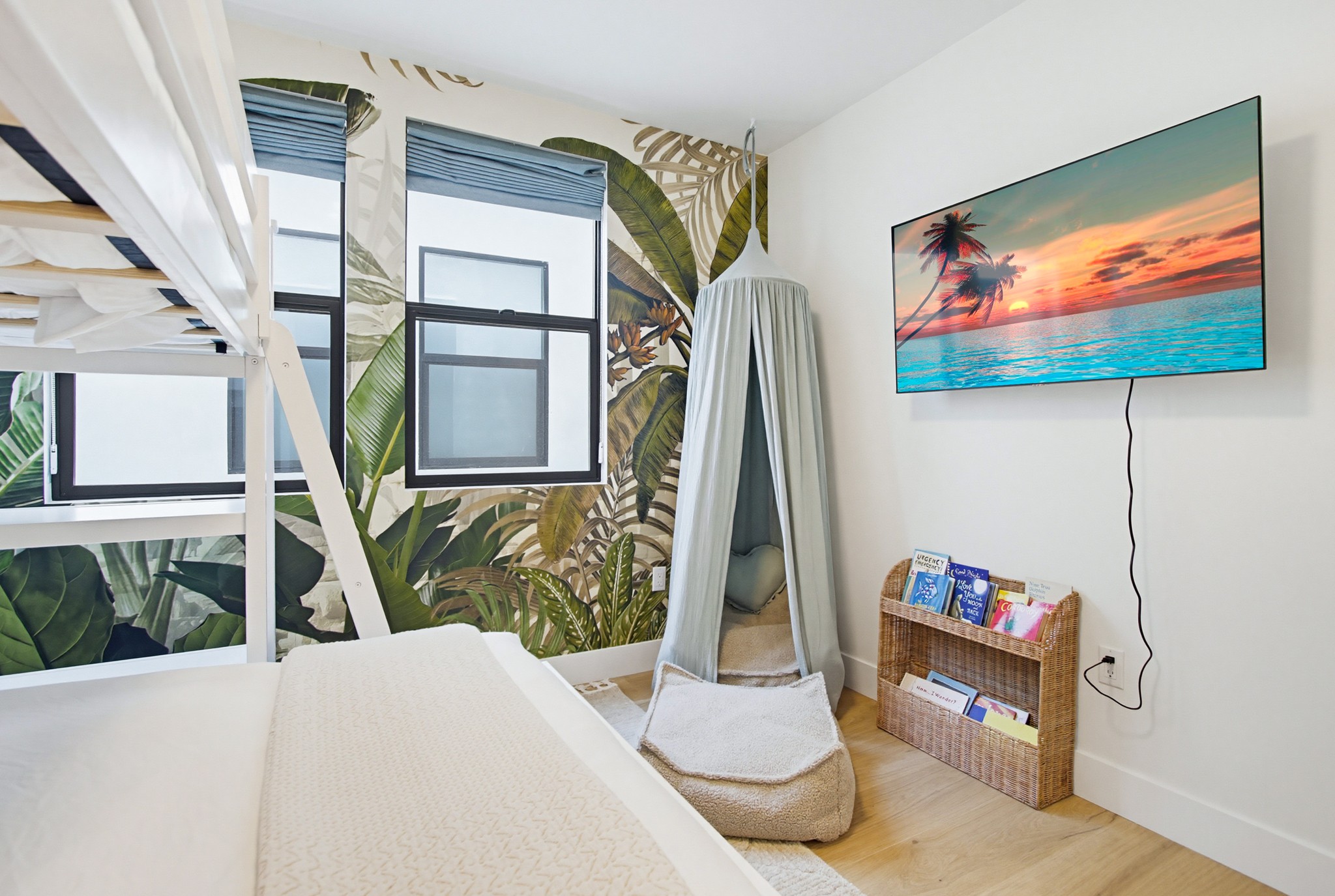 Virtual tour photo 36 of 72 for 1345 Thomas Ave