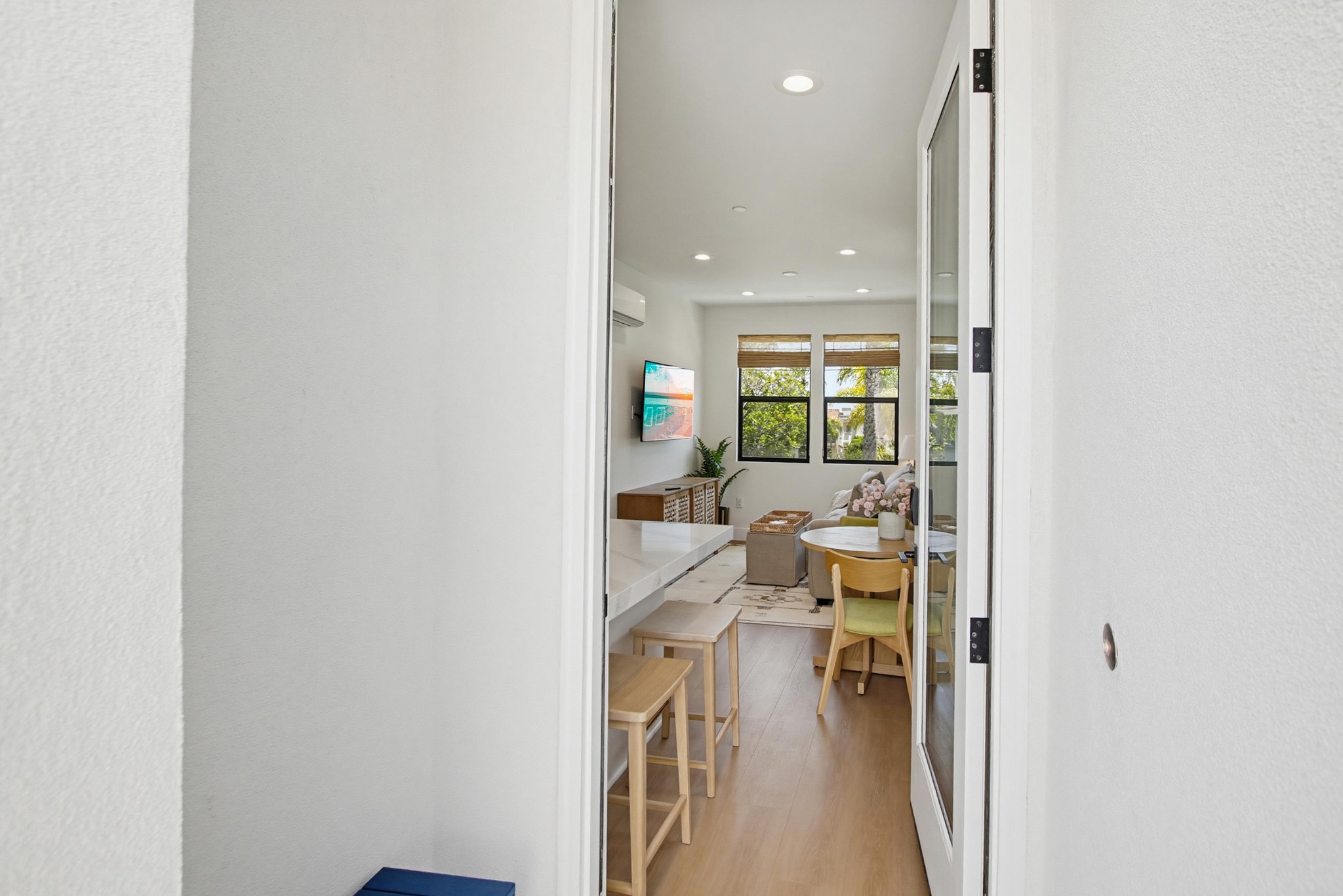 Virtual tour photo 4 of 23 for 1347 Thomas Ave