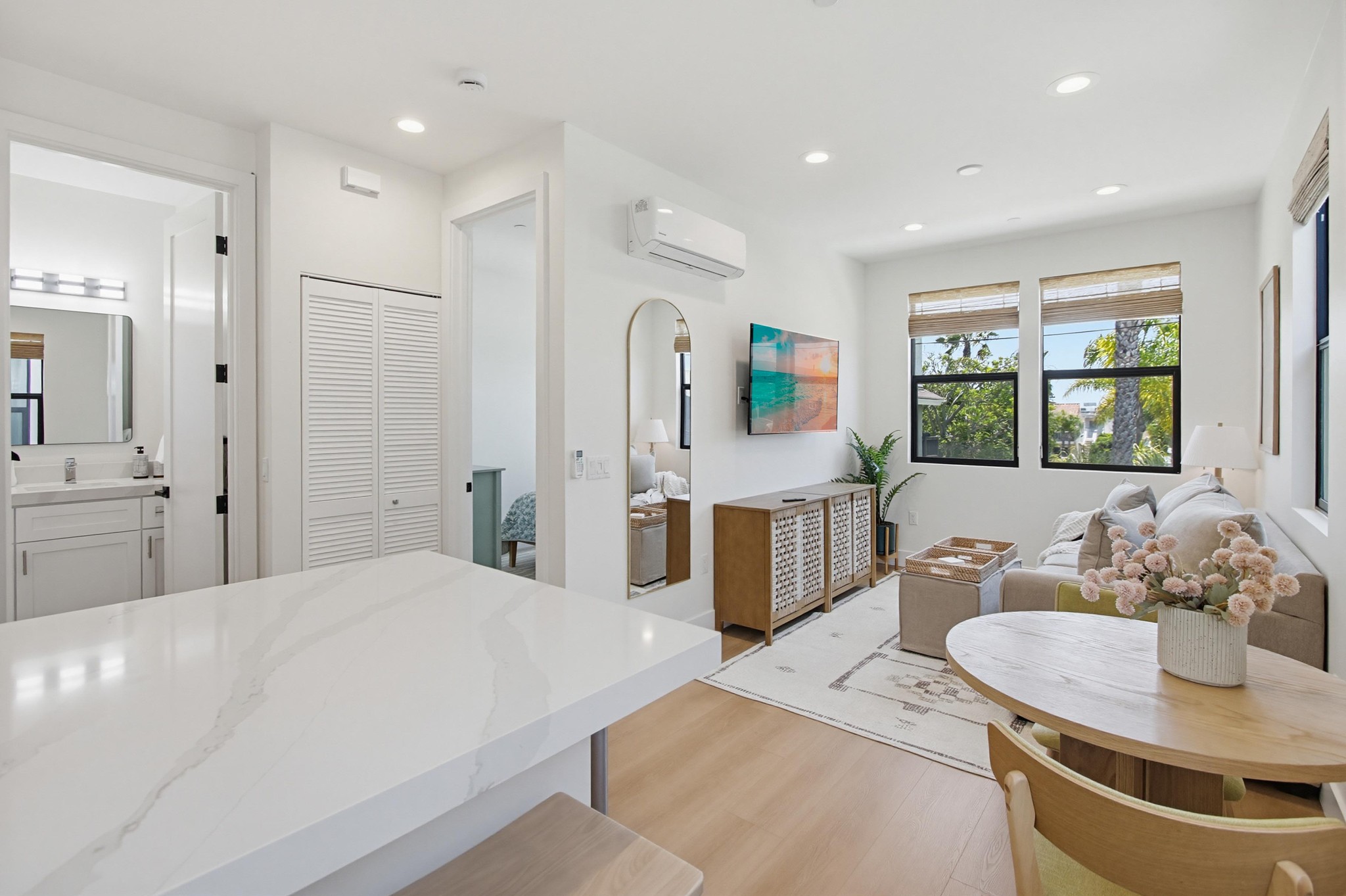 Virtual tour photo 5 of 23 for 1347 Thomas Ave