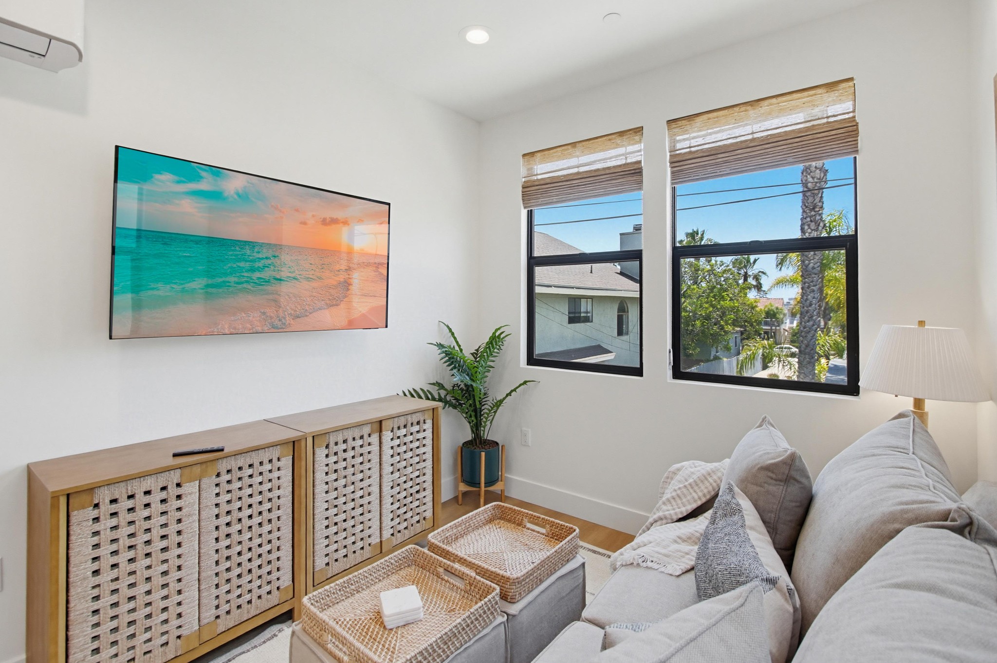 Virtual tour photo 7 of 23 for 1347 Thomas Ave