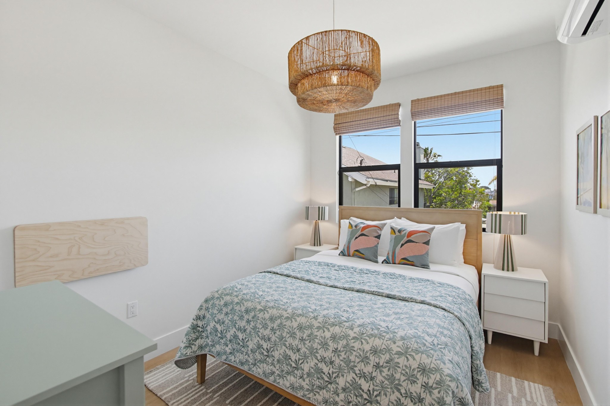 Virtual tour photo 17 of 23 for 1347 Thomas Ave