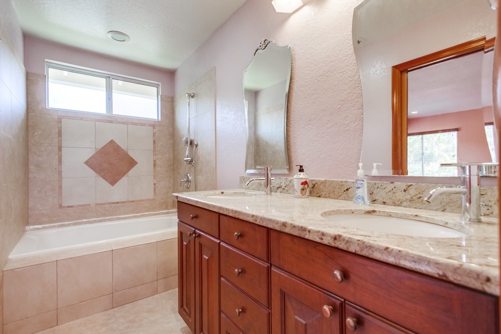 Virtual tour photo 33 of 53 for 13471 Cool Lake Way