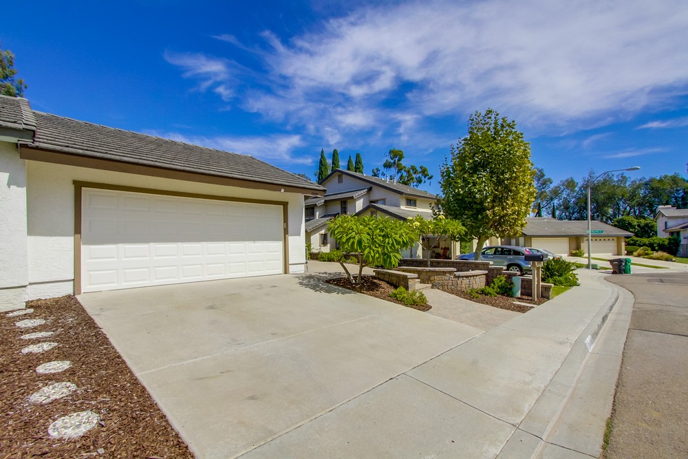 Virtual tour photo 4 of 32 for 13485 Grain Ln
