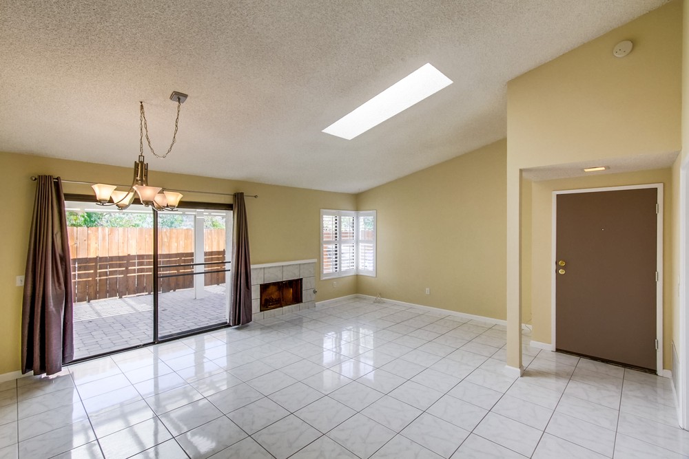 Virtual tour photo 5 of 32 for 13485 Grain Ln