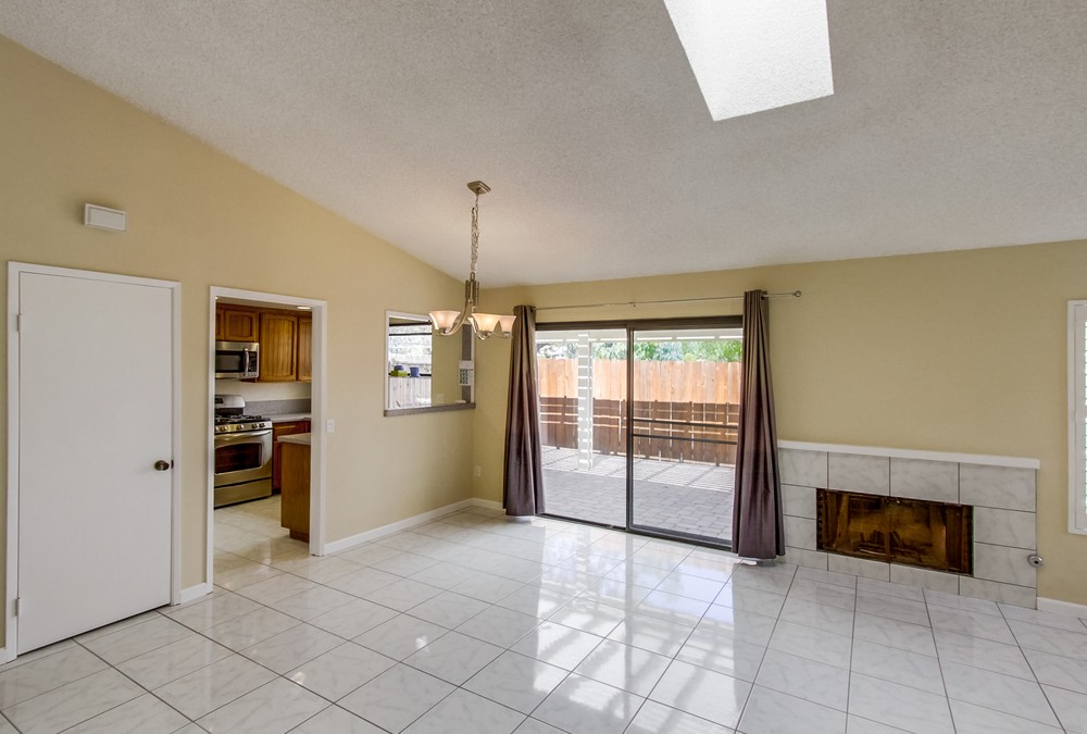Virtual tour photo 7 of 32 for 13485 Grain Ln