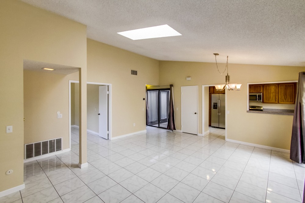 Virtual tour photo 8 of 32 for 13485 Grain Ln