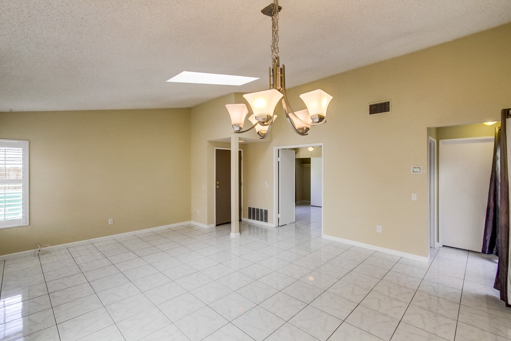 Virtual tour photo 9 of 32 for 13485 Grain Ln