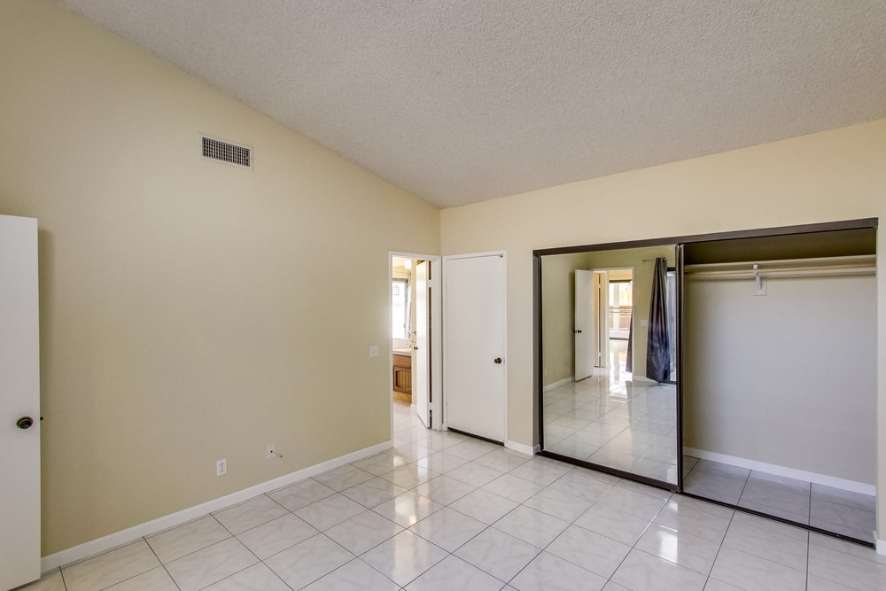 Virtual tour photo 16 of 32 for 13485 Grain Ln