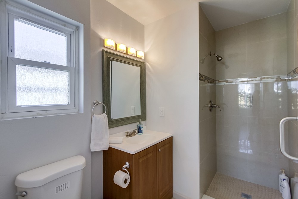 Virtual tour photo 22 of 33 for 1350 Knoxville St