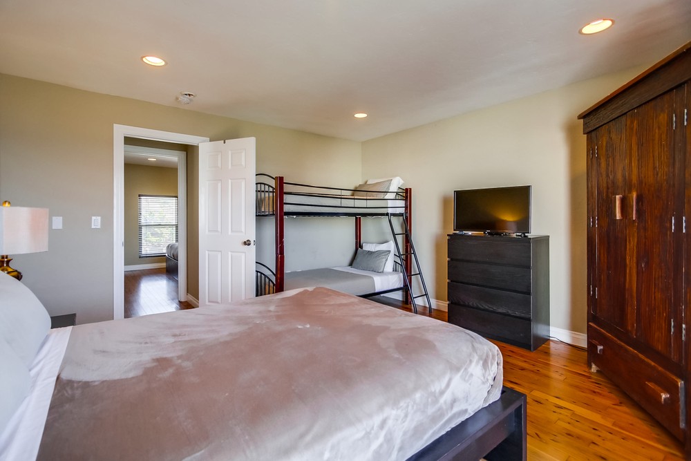Virtual tour photo 54 of 137 for 1352 Sunset Cliffs Blvd