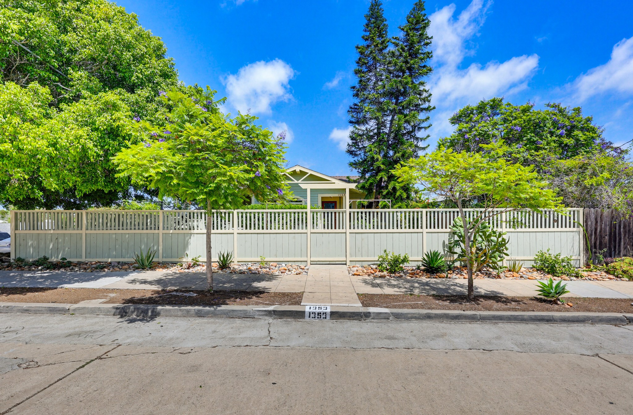Virtual tour photo 1 of 73 for 1353 Edgemont St