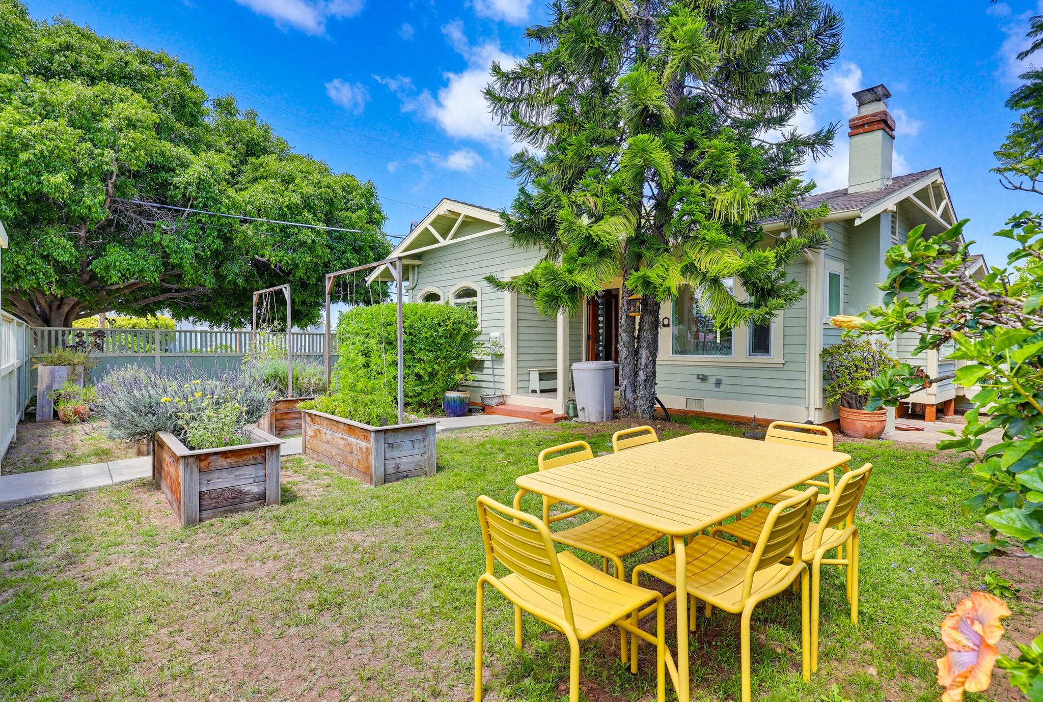 Virtual tour photo 7 of 73 for 1353 Edgemont St