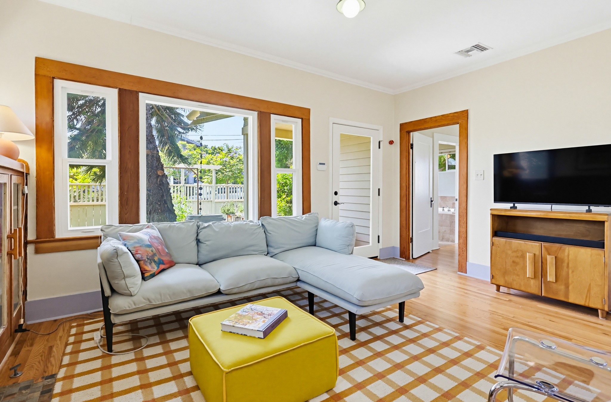 Virtual tour photo 19 of 73 for 1353 Edgemont St