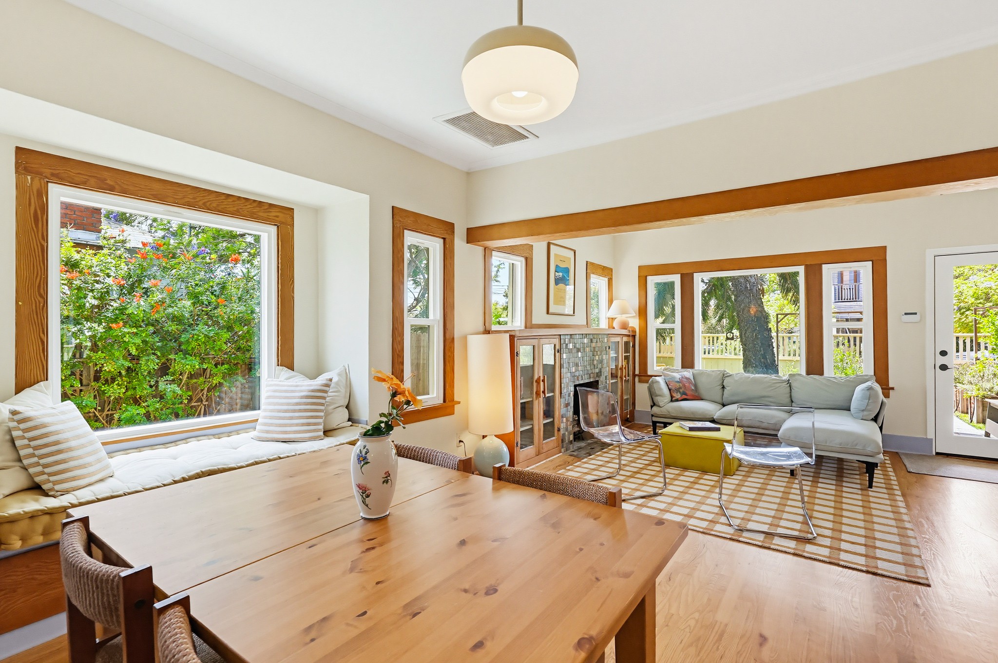 Virtual tour photo 22 of 73 for 1353 Edgemont St